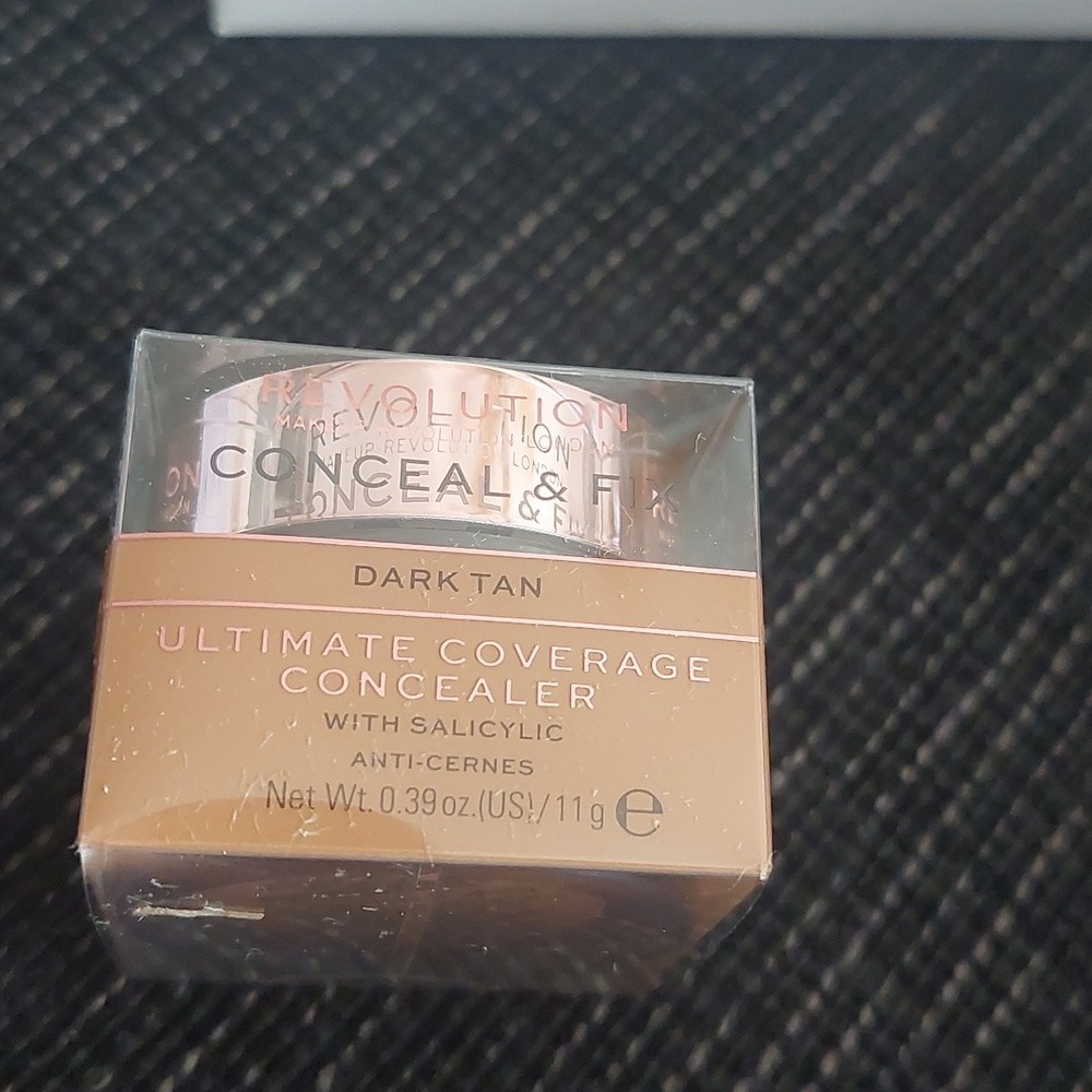 New makeup revolution ultimate coverage‎ concealer Dark Tan
